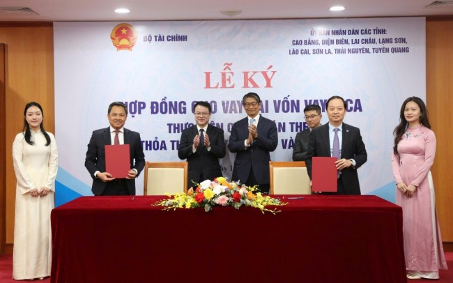 Bộ Tài chính ký kết 11 hợp đồng cho vay lại vốn vay JICA với 8 tỉnh miền núi phía Bắc