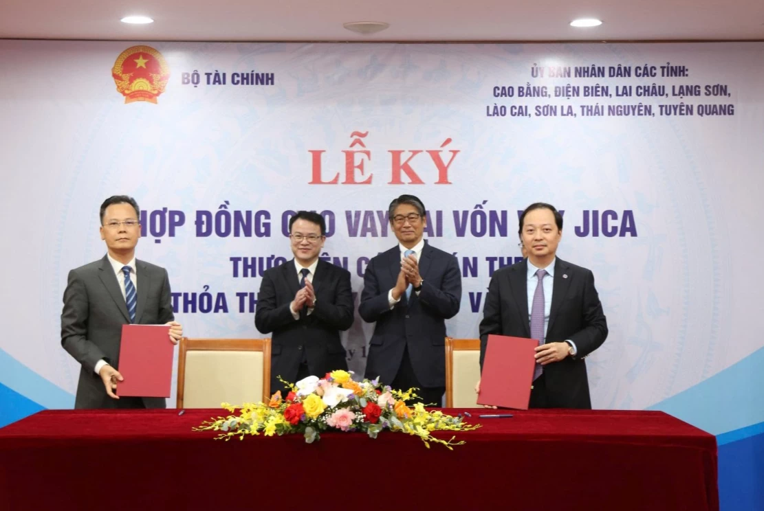 Bộ Tài chính và 8 tỉnh miền núi phía Bắc ký 11 hợp đồng cho vay lại hơn 39 tỷ Yên vốn vay JICA