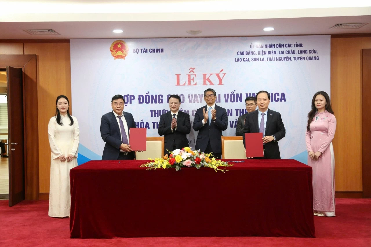 Bộ Tài chính và 8 tỉnh miền núi phía Bắc ký 11 hợp đồng cho vay lại hơn 39 tỷ Yên vốn vay JICA