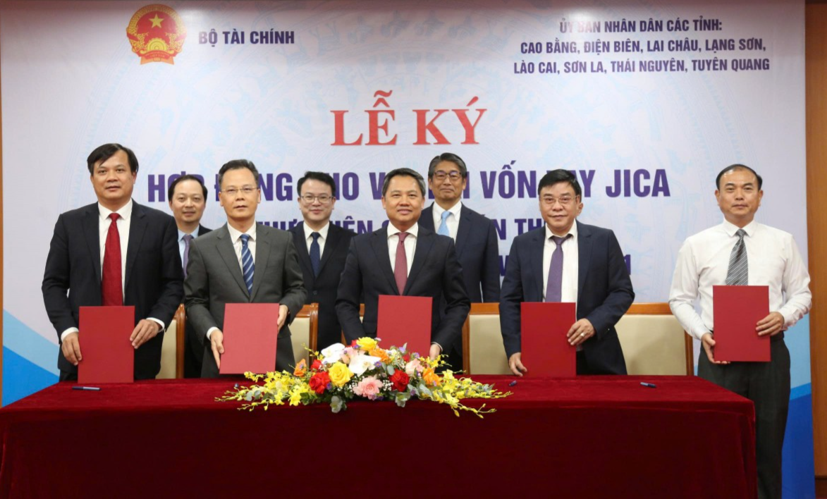 Bộ Tài chính và 8 tỉnh miền núi phía Bắc ký 11 hợp đồng cho vay lại hơn 39 tỷ Yên vốn vay JICA Bộ Tài chính và 8 tỉnh miền núi phía Bắc ký 11 hợp đồng cho vay lại hơn 39 tỷ Yên vốn vay JICA