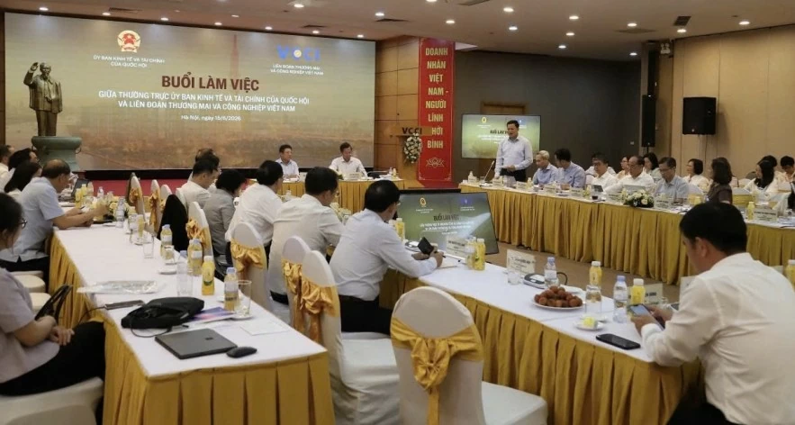 VCCI kiến nghị tháo gỡ điểm nghẽn thể chế, tiếp sức doanh nghiệp tư nhân VCCI kiến nghị tháo điểm nghẽn thể chế, tiếp sức doanh nghiệp tư nhân