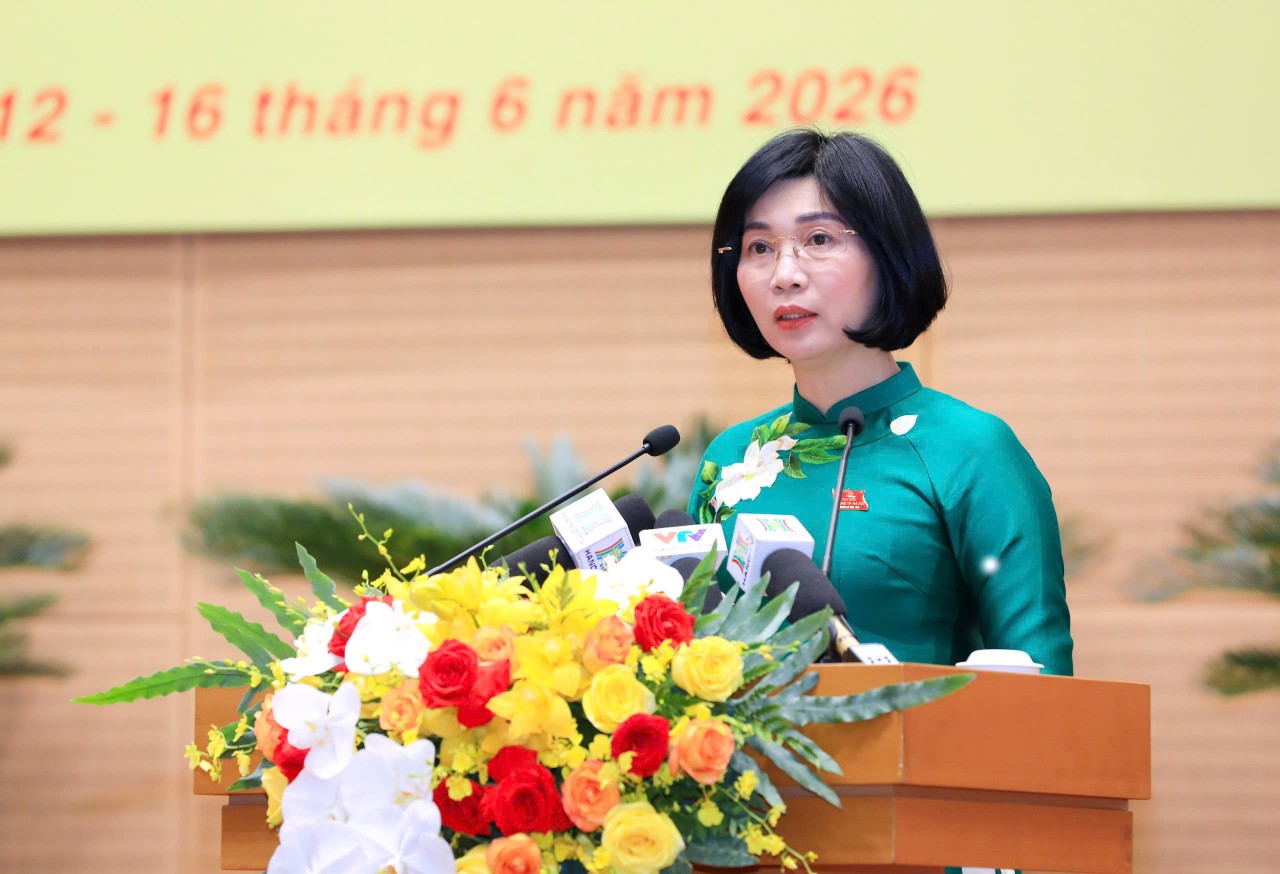 Bí thư Thành ủy Hà Nội yêu cầu chính sách phải đến ngay với dân và doanh nghiệp Bí thư Thành ủy Hà Nội yêu cầu chính sách phải đến ngay với dân và doanh nghiệp
