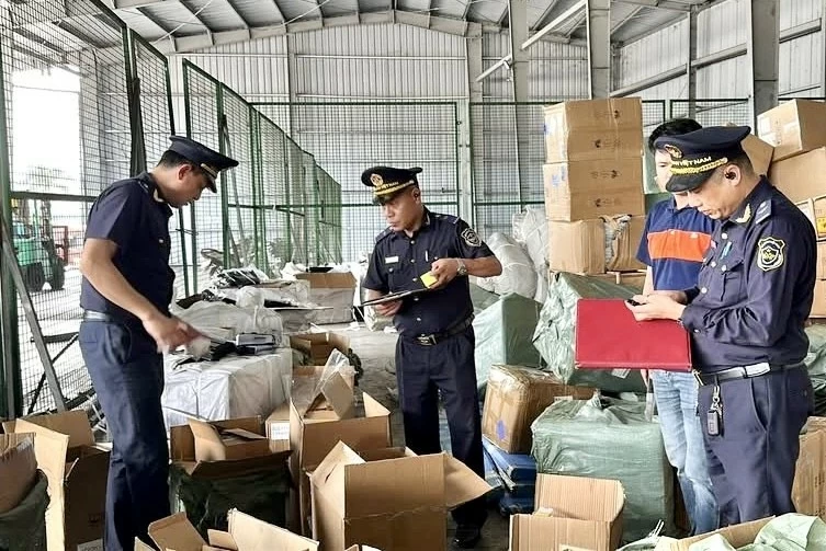 Hải quan siết kiểm tra xuất xứ hàng hóa, ngăn gian lận và chuyển tải bất hợp pháp Hải quan siết kiểm tra xuất xứ hàng hóa, ngăn gian lận và chuyển tải bất hợp pháp