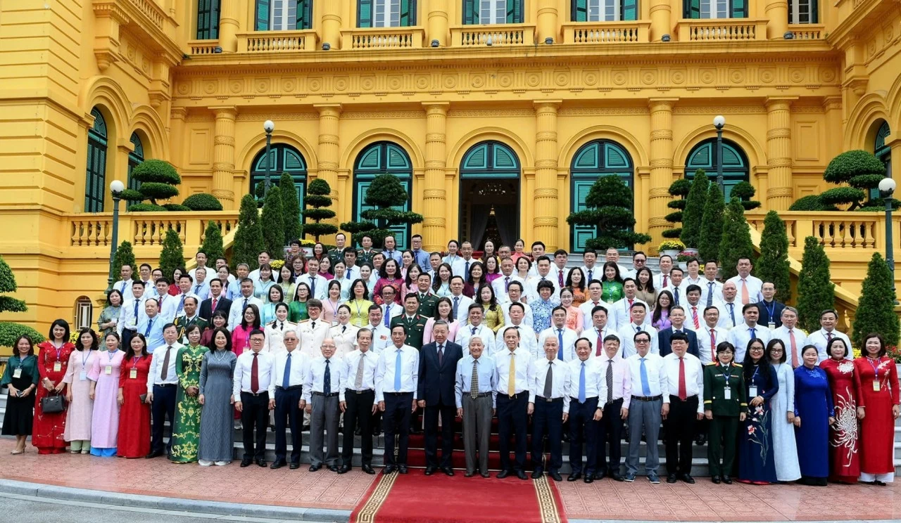 Báo chí Cách mạng Việt Nam trong thời đại số Báo chí Cách mạng Việt Nam trong thời đại số