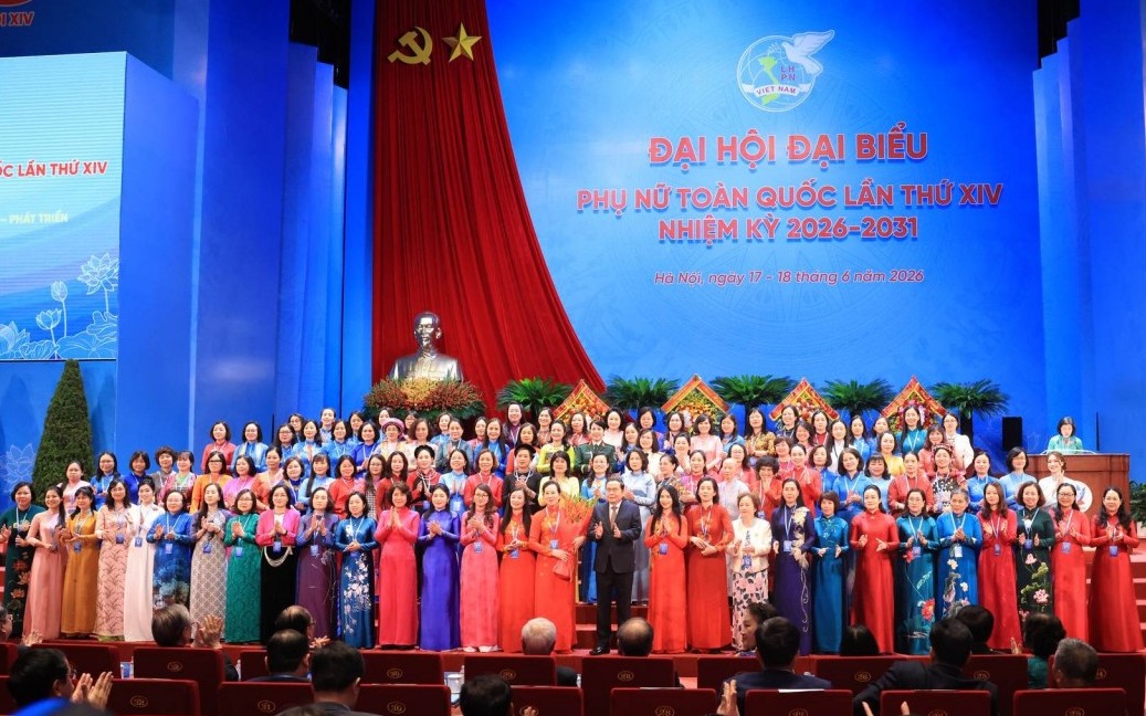 Phụ nữ tham gia kiến tạo tương lai phát triển của đất nước