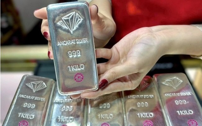 Ngày 23/6: Giá bạc đảo chiều giảm mạnh