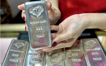 Ngày 23/6: Giá bạc đảo chiều giảm mạnh