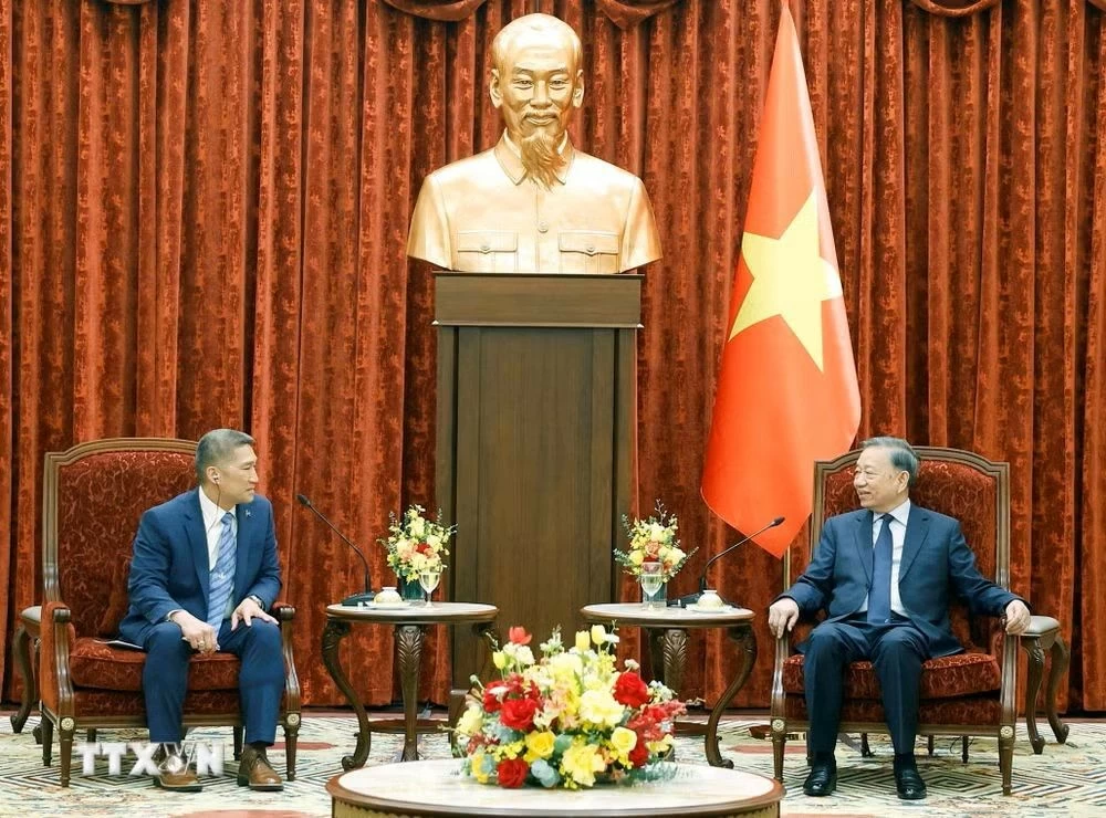 Việt Nam luôn coi Hoa Kỳ là đối tác có tầm quan trọng chiến lược hàng đầu Việt Nam luôn coi Hoa Kỳ là đối tác có tầm quan trọng chiến lược hàng đầu