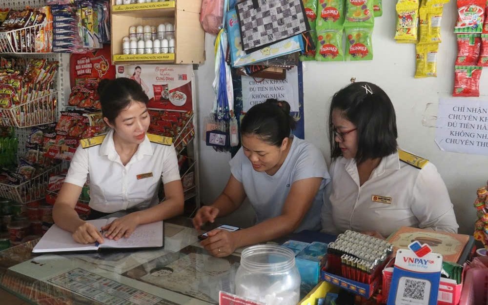 Thuế cơ sở 10 tỉnh Phú Thọ: 97% người nộp thuế cài đặt, sử dụng thành thạo ứng dụng eTax Mobile