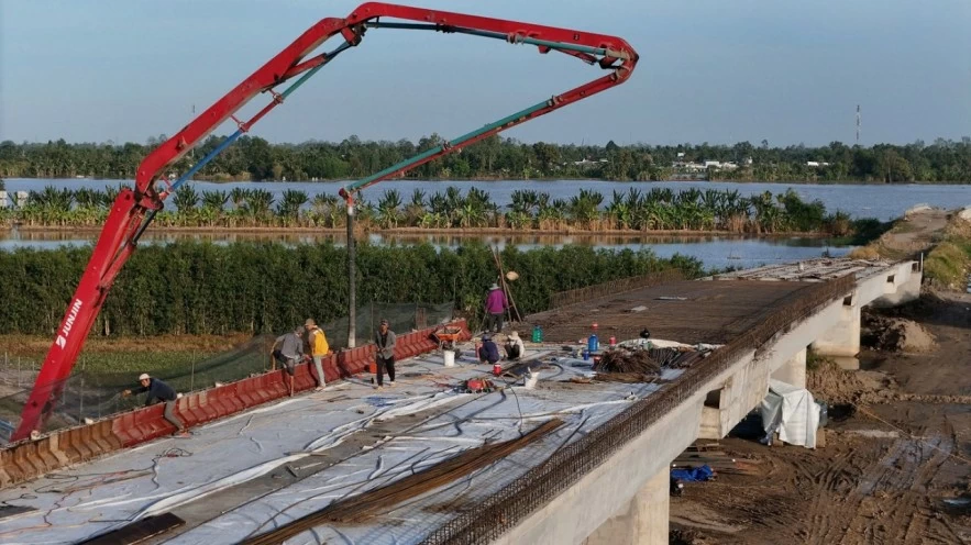 Dư địa tăng trưởng lớn, áp lực cạnh tranh cao