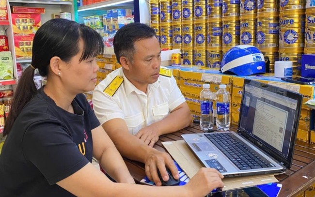 Thuế tỉnh Đắk Lắk đẩy mạnh thanh toán không dùng tiền mặt trong hộ kinh doanh