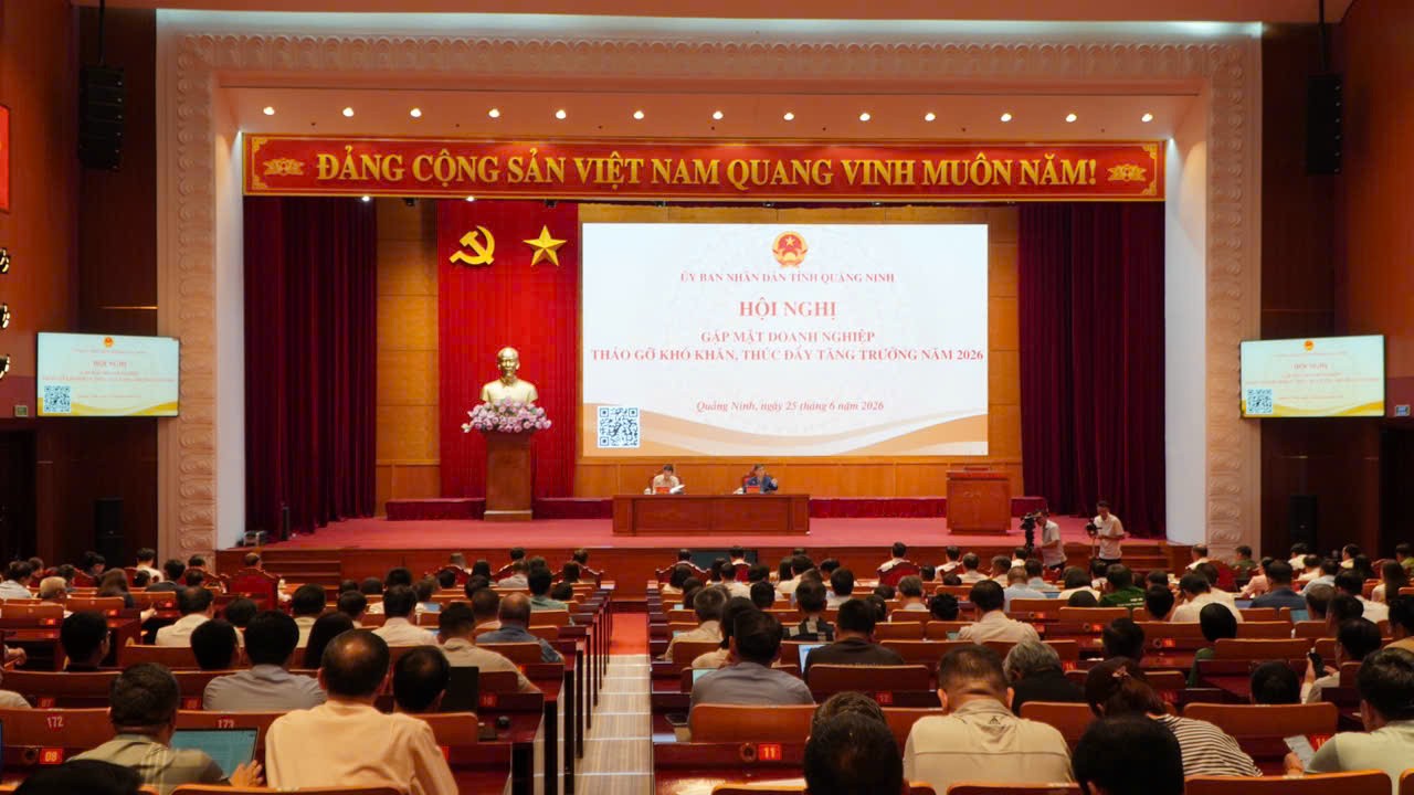 Quảng Ninh đối thoại cùng doanh nghiệp, tháo gỡ điểm nghẽn để thúc đẩy tăng trưởng năm 2026
