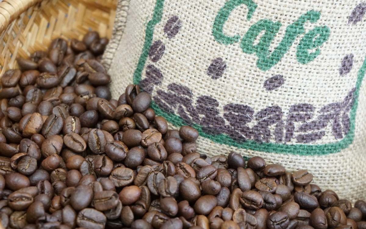 Ngày 26/6: Giá cà phê tiếp đà tăng mạnh, hồ tiêu neo ở mức cao