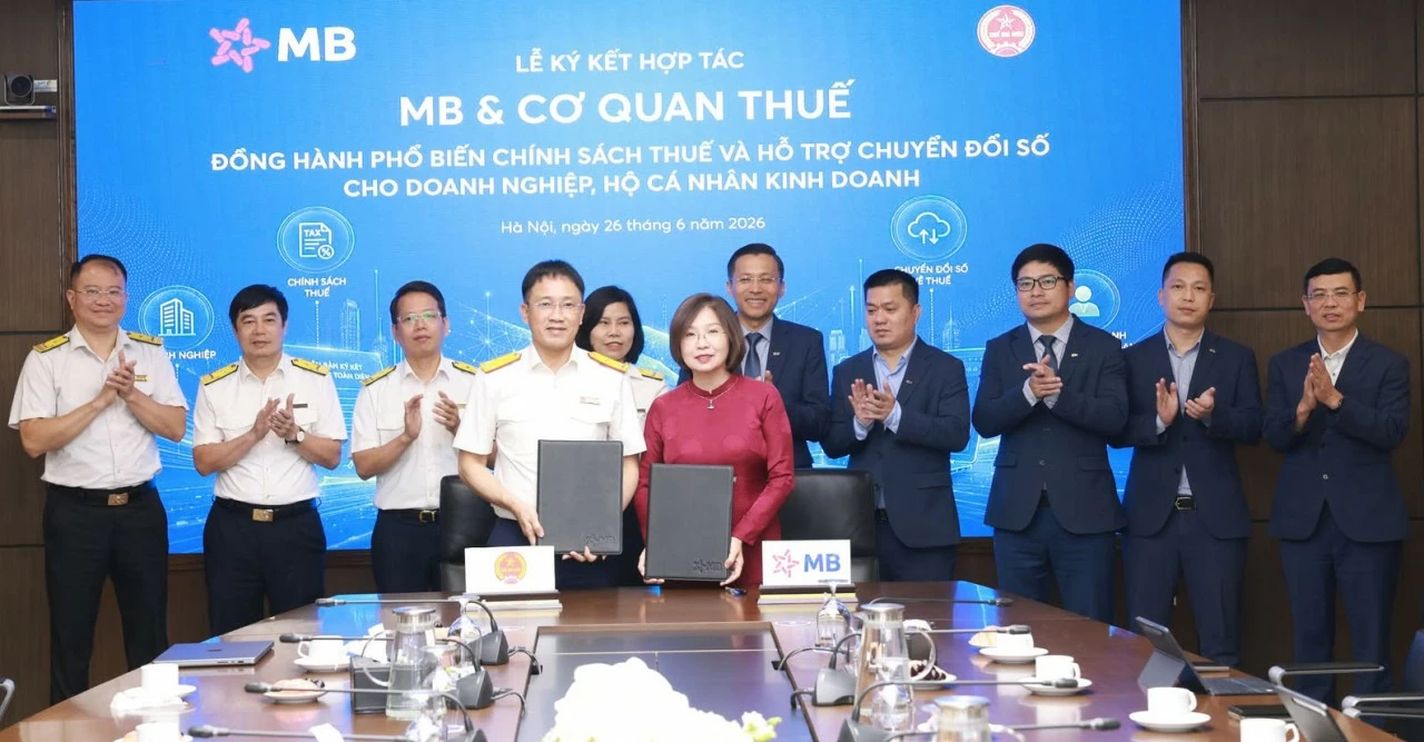 Cục Thuế cùng Ngân hàng MB ký kết hợp tác đồng hành chuyển đổi số hộ kinh doanh Cục Thuế cùng Ngân hàng MB ký kết hợp tác đồng hành chuyển đổi số hộ kinh doanh