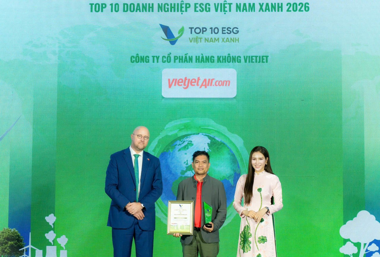 Vietjet nhận cùng lúc hai danh hiệu về phát triển bền vững ESG