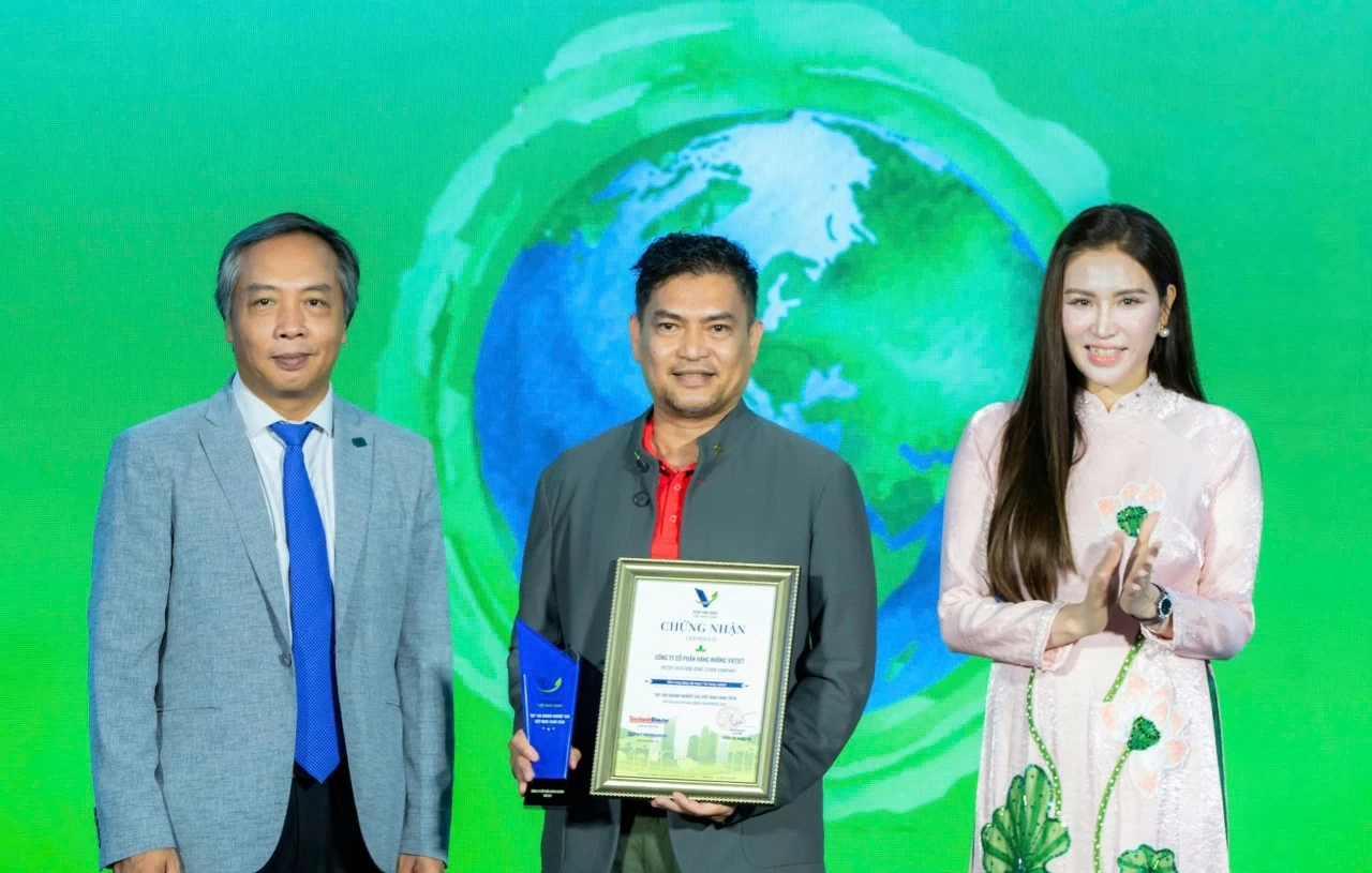 Vietjet nhận cùng lúc hai danh hiệu về phát triển bền vững ESG Vietjet nhận cùng lúc hai danh hiệu về phát triển bền vững ESG