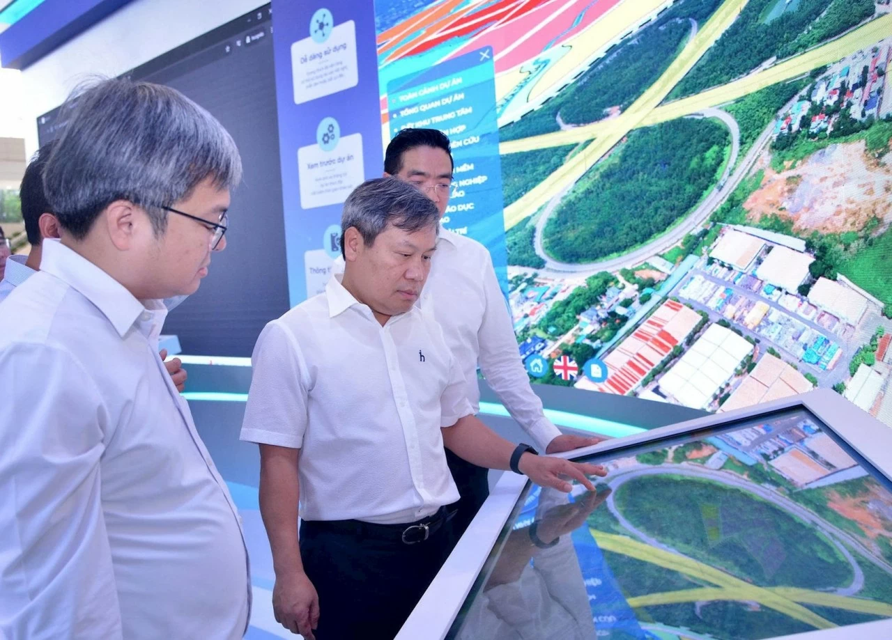 Sẵn sàng cho Hội nghị công bố Quy hoạch tổng thể Thủ đô Hà Nội tầm nhìn 100 năm và xúc tiến đầu tư năm 2026 Sẵn sàng cho Hội nghị công bố Quy hoạch tổng thể Thủ đô Hà Nội tầm nhìn 100 năm và xúc tiến đầu tư năm 2026