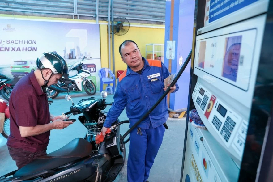 Kéo dài ưu đãi thuế xăng dầu: Thêm dư địa hỗ trợ sản xuất, kinh doanh Kéo dài ưu đãi thuế xăng dầu: Thêm dư địa hỗ trợ sản xuất, kinh doanh