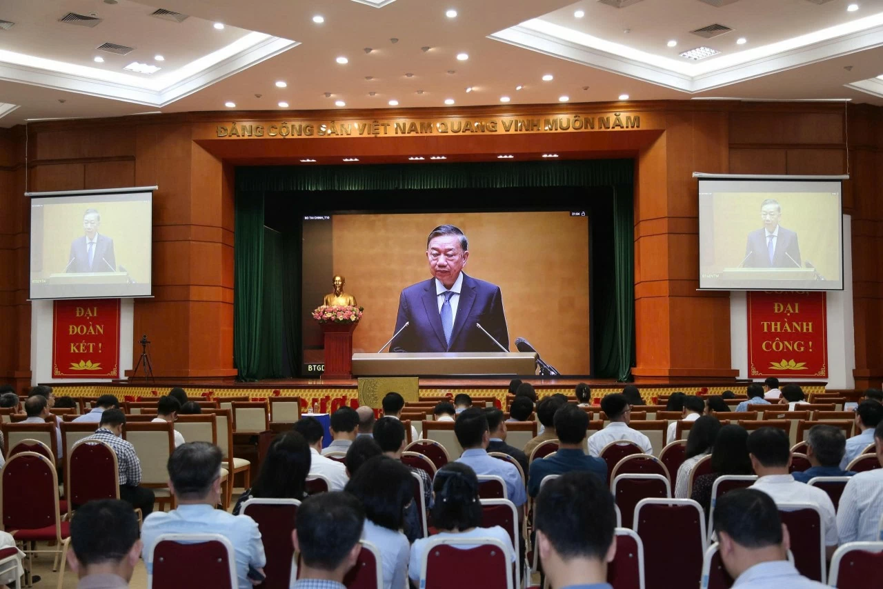 Đảng bộ Bộ Tài chính học tập, quán triệt và triển khai Nghị quyết số 10-NQ/TW của Bộ Chính trị Đảng bộ Bộ Tài chính học tập, quán triệt và triển khai Nghị quyết số 10-NQ/TW của Bộ Chính trị