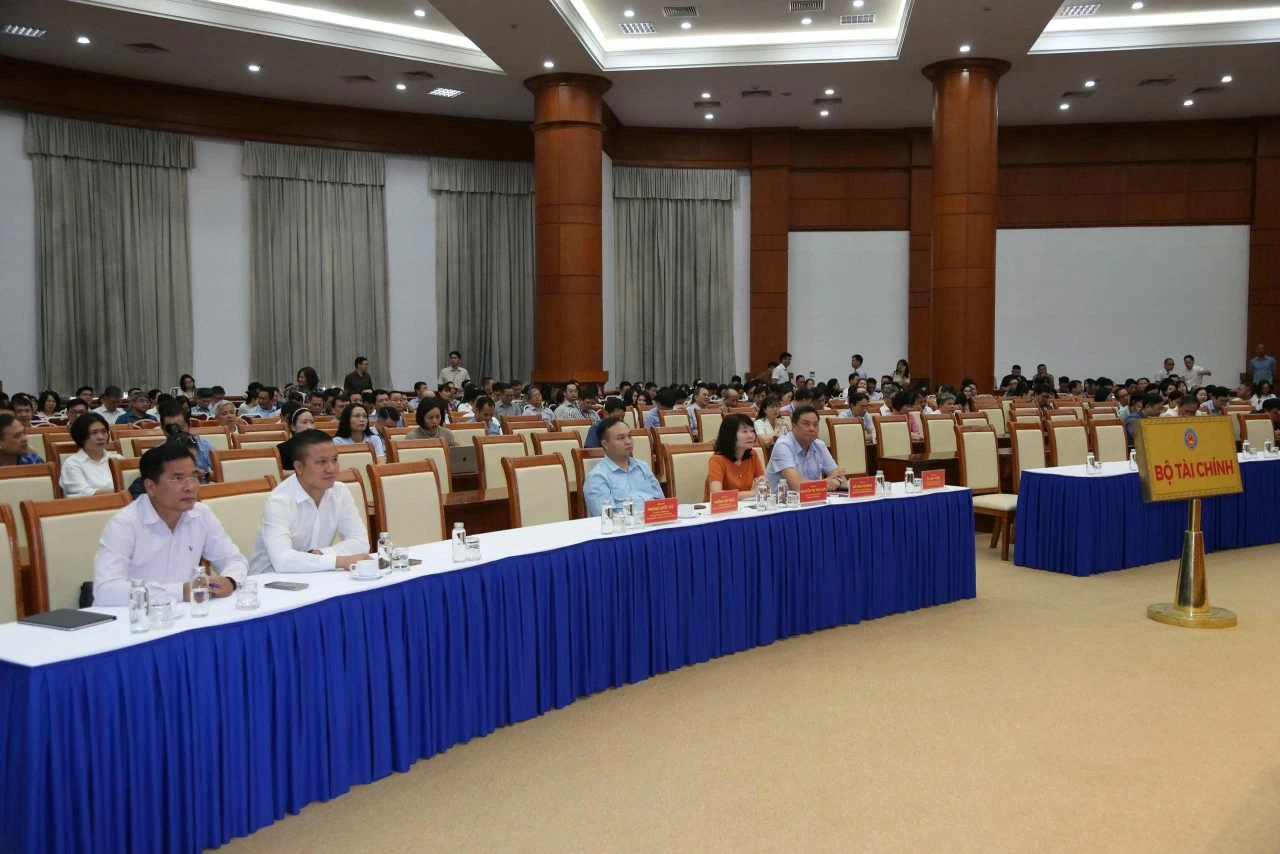 Đảng bộ Bộ Tài chính học tập, quán triệt và triển khai Nghị quyết số 10-NQ/TW của Bộ Chính trị Đảng bộ Bộ Tài chính học tập, quán triệt và triển khai Nghị quyết số 10-NQ/TW của Bộ Chính trị