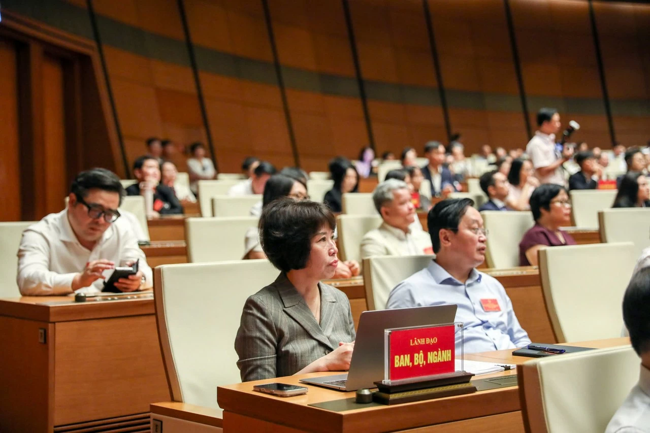 Đảng bộ Bộ Tài chính học tập, quán triệt và triển khai Nghị quyết số 10-NQ/TW của Bộ Chính trị Đảng bộ Bộ Tài chính học tập, quán triệt và triển khai Nghị quyết số 10-NQ/TW của Bộ Chính trị
