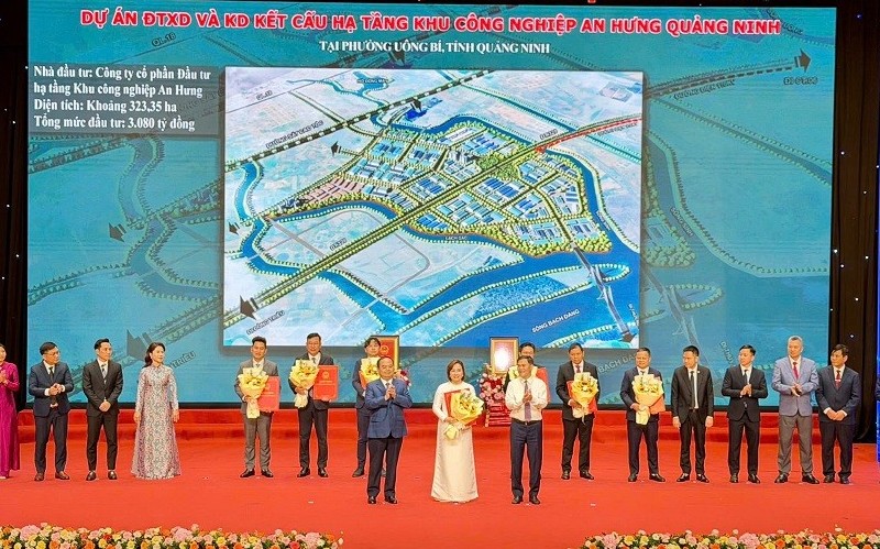 Quảng Ninh trao chứng nhận đầu tư cho 18 dự án gần 45.000 tỷ đồng