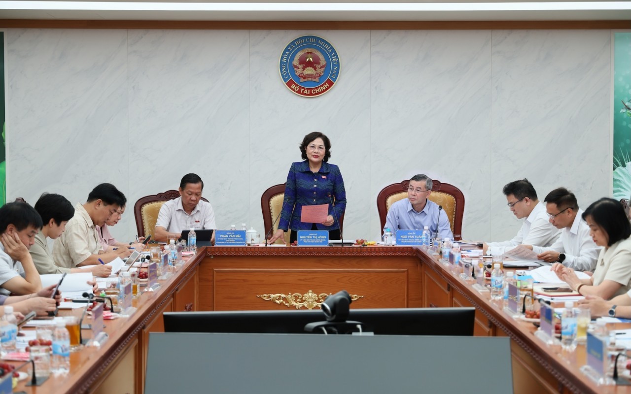 Đoàn công tác của Quốc hội làm việc với Bộ Tài chính về mục tiêu tăng trưởng hai con số