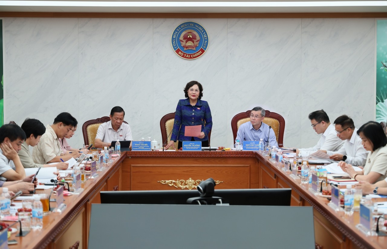 Đoàn công tác của Quốc hội làm việc với Bộ Tài chính về mục tiêu tăng trưởng hai con số