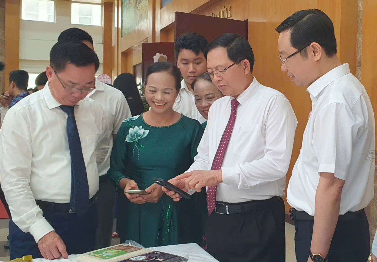 Phó Thủ tướng Hồ Quốc Dũng: Truy xuất nguồn gốc là chìa khóa nâng cao giá trị và sức cạnh tranh của nông sản Việt