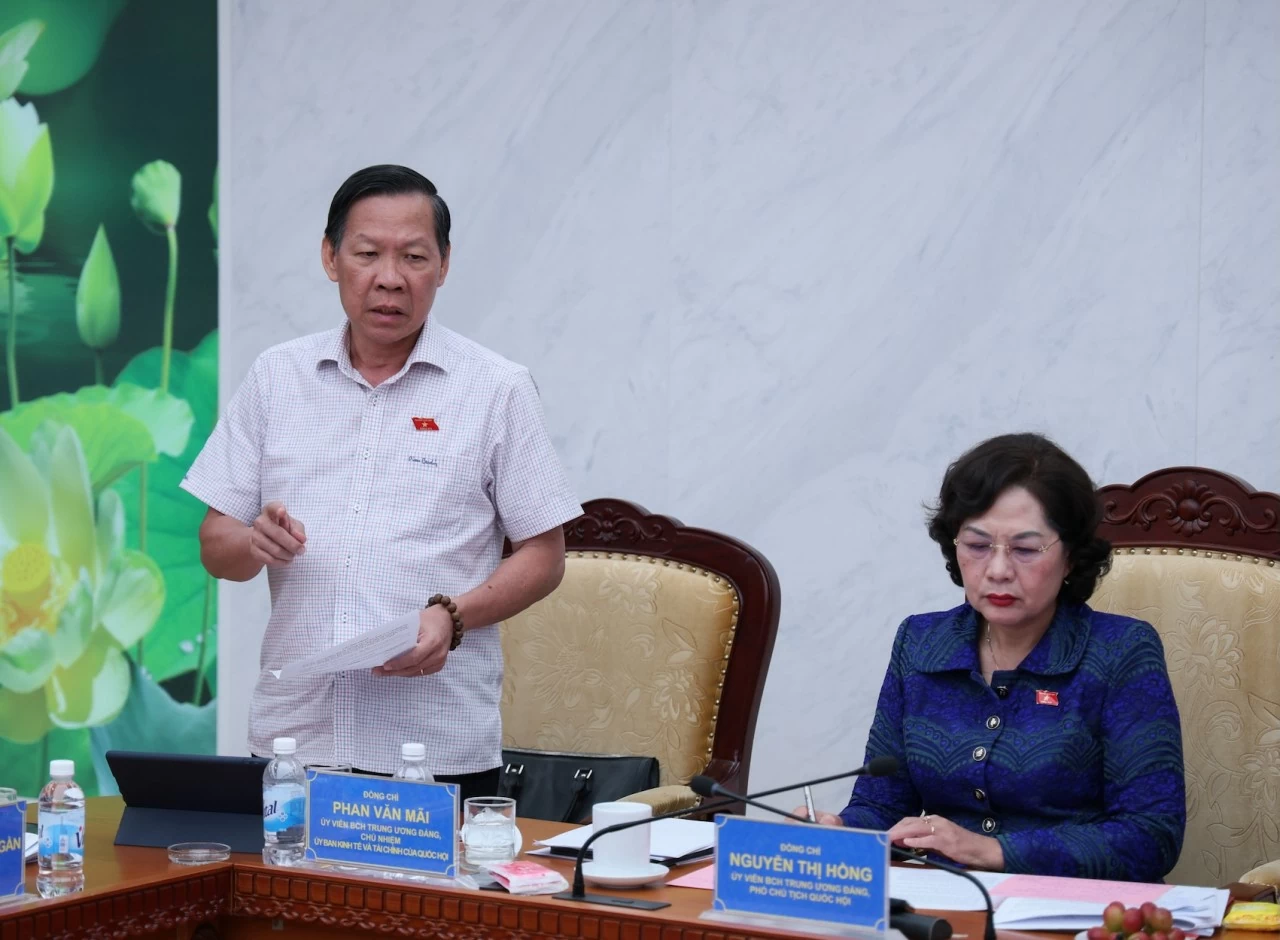 Chính sách tài khóa nỗ lực hỗ trợ người dân và doanh nghiệp Chính sách tài khóa nỗ lực hỗ trợ người dân và doanh nghiệp