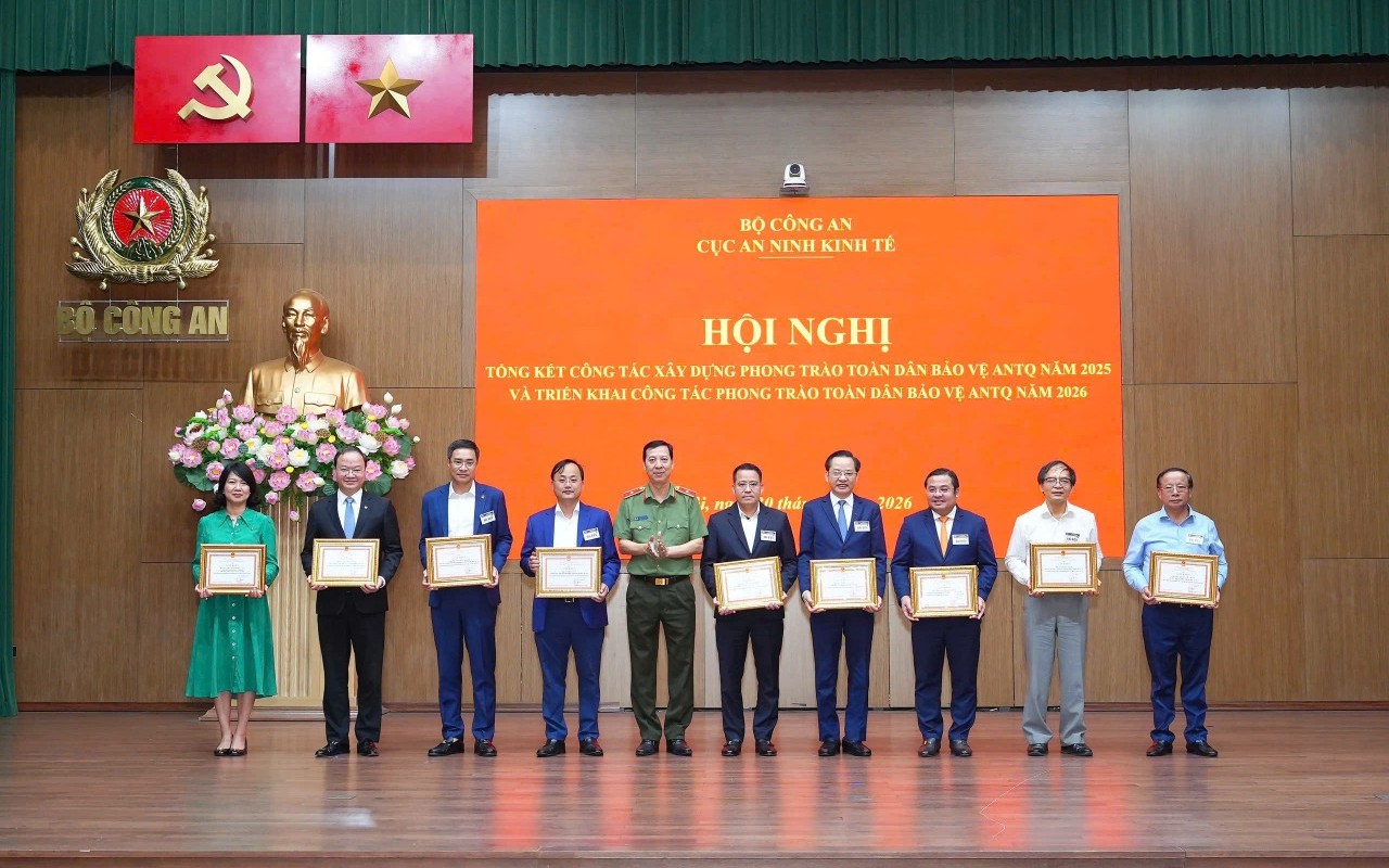Vinachem được Cục An ninh kinh tế, Bộ Công an khen trưởng trong phong trào Toàn dân bảo vệ an ninh Tổ quốc