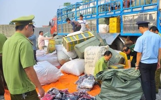 Hà Nội siết chặt đấu tranh chống buôn lậu và kinh doanh thuốc lá trái phép