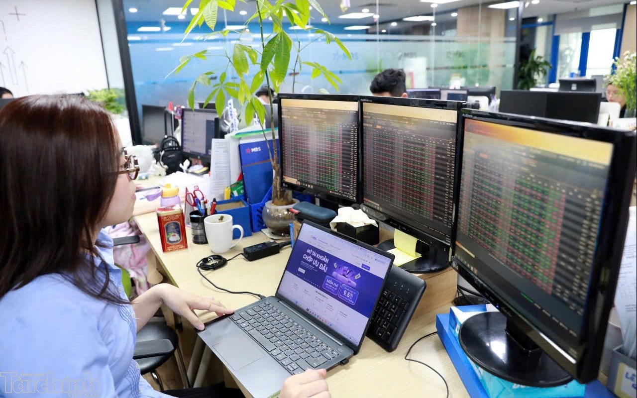 Chứng khoán ngày 2/7: VN-Index tích lũy dưới vùng kháng cự, chờ động lực bứt phá