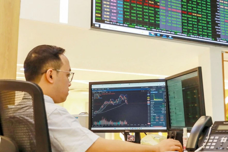 Hoàn thiện khung pháp lý cho giao dịch điện tử đáp ứng yêu cầu nâng hạng thị trường chứng khoán