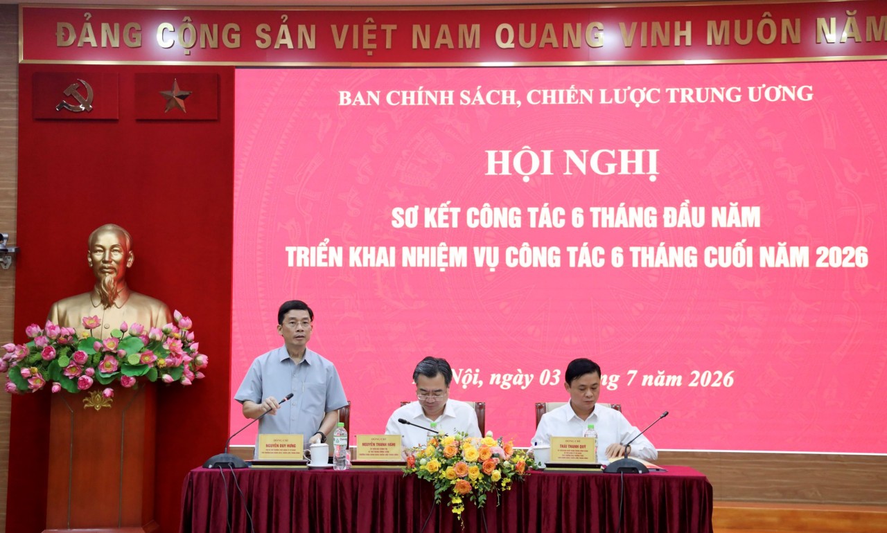 Nâng cao chất lượng tham mưu chiến lược phục vụ phát triển kinh tế - xã hội Nâng cao chất lượng tham mưu chiến lược phục vụ phát triển kinh tế - xã hội