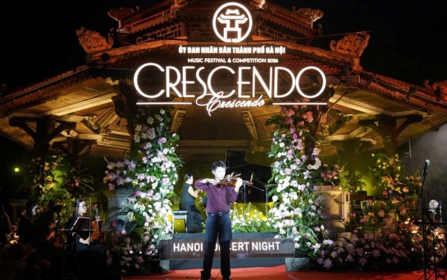 Dàn nghệ sĩ quốc tế hòa nhịp tại “Crescendo - Giao hưởng kết nối” bên hồ Hoàn Kiếm