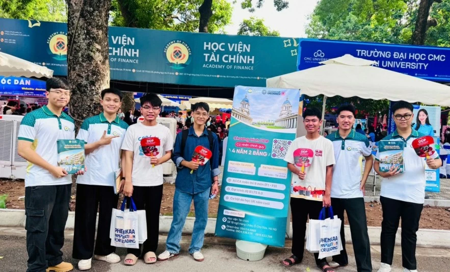 Điều chỉnh nguyện vọng đại học: Vì sao nhóm ngành Tài chính, Ngân hàng, Kế toán, Kiểm toán vẫn giữ sức hút trong thời đại số? Vì sao nhóm ngành Tài chính, Ngân hàng, Kế toán, Kiểm toán giữ sức hút trong thời đại số?