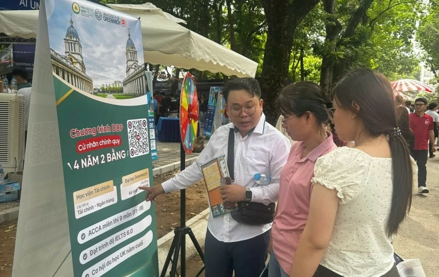 Điều chỉnh nguyện vọng đại học: Vì sao nhóm ngành Tài chính, Ngân hàng, Kế toán, Kiểm toán vẫn giữ sức hút trong thời đại số? Vì sao nhóm ngành Tài chính, Ngân hàng, Kế toán, Kiểm toán giữ sức hút trong thời đại số?