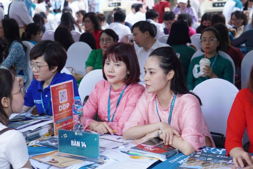 Điều chỉnh nguyện vọng đại học: Vì sao nhóm ngành Tài chính, Ngân hàng, Kế toán, Kiểm toán vẫn giữ sức hút trong thời đại số? Vì sao nhóm ngành Tài chính, Ngân hàng, Kế toán, Kiểm toán giữ sức hút trong thời đại số?