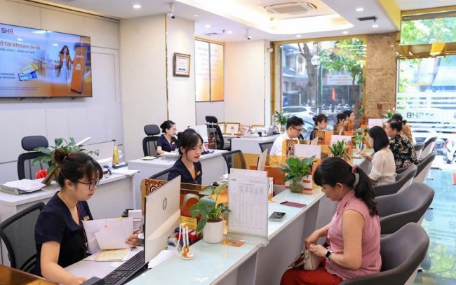 Giữ lãi suất cân bằng, thay vì hạ sâu đại trà bằng mọi giá