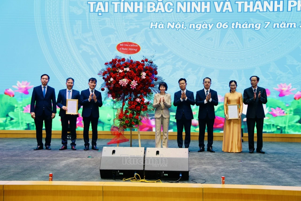 Công bố thành lập hai Phân hiệu Học viện Chính sách và Phát triển tại Bắc Ninh và Đà Nẵng Công bố thành lập hai Phân hiệu Học viện Chính sách và Phát triển tại Bắc Ninh và Đà Nẵng