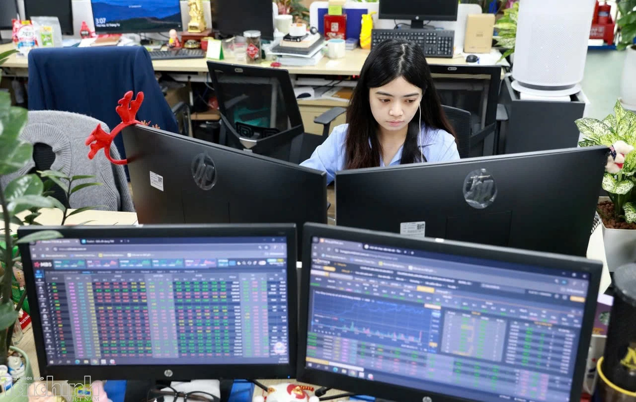 Chứng khoán ngày 6/7: Áp lực chốt lời gia tăng, VN-Index giảm điểm trong phiên đầu tuần Chứng khoán ngày 6/7: Áp lực chốt lời gia tăng, VN-Index giảm điểm trong phiên đầu tuần
