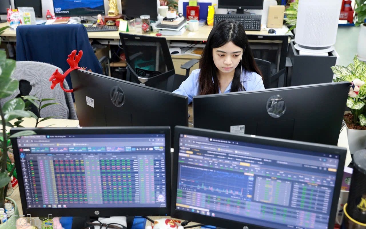 Chứng khoán ngày 6/7: Áp lực chốt lời gia tăng, VN-Index giảm điểm trong phiên đầu tuần