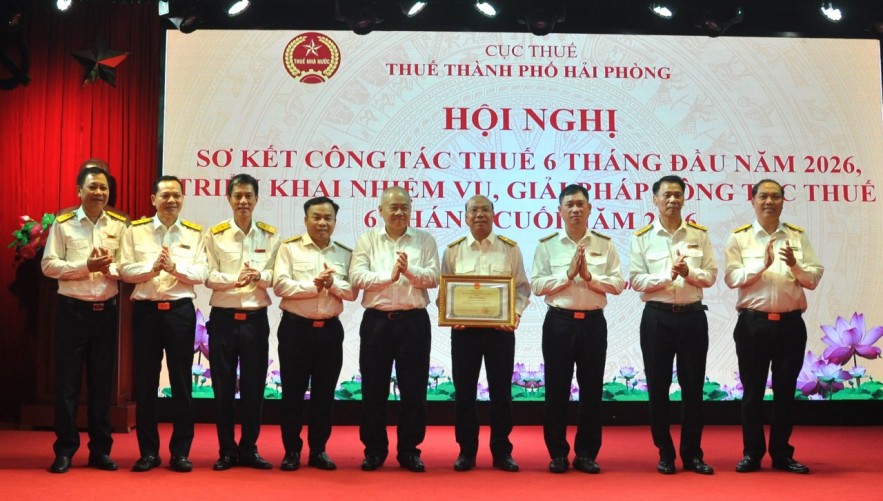 Thuế TP. Hải Phòng: thực hiện đồng bộ các giải pháp, thu ngân sách vượt tiến độ Thuế TP. Hải Phòng: thực hiện đồng bộ các giải pháp, thu ngân sách vượt tiến độ