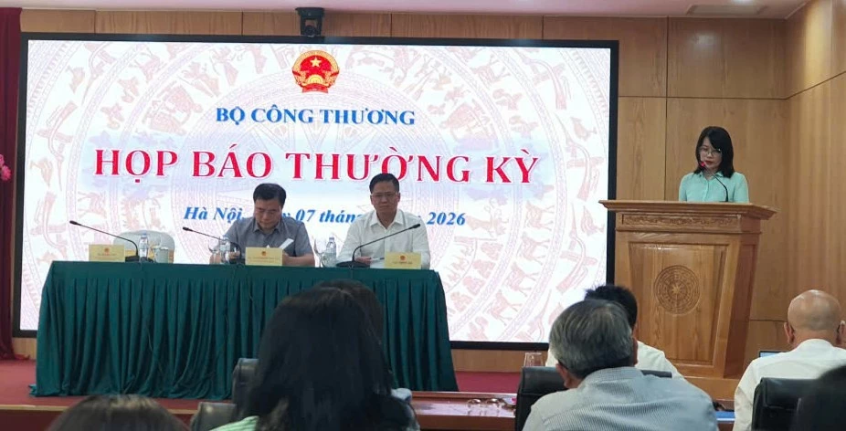 Xuất nhập khẩu gần 550 tỷ USD, ngành Công Thương tạo động lực tăng trưởng kinh tế Xuất nhập khẩu gần 550 tỷ USD, ngành Công Thương tạo động lực tăng trưởng kinh tế