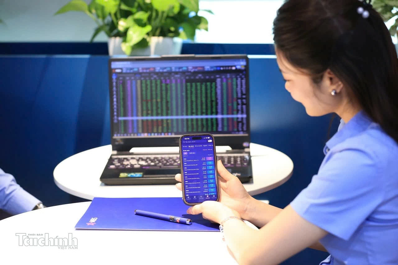 Chứng khoán ngày 7/7: Dòng tiền trở lại nhóm chứng khoán, VN-Index lấy lại sắc xanh Chứng khoán ngày 7/7: Dòng tiền trở lại nhóm chứng khoán, VN-Index lấy lại sắc xanh