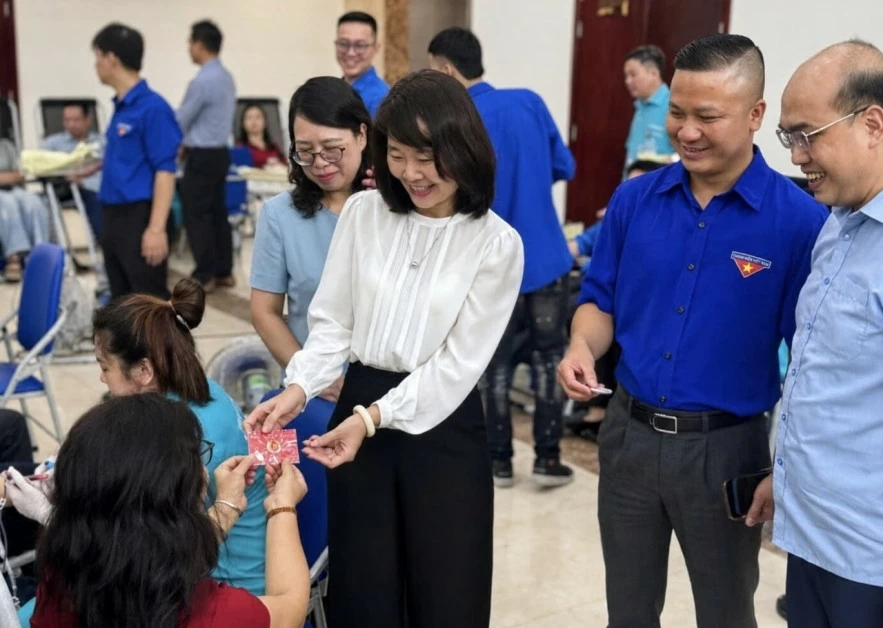 Hơn 4.500 “giọt hồng” nối dài hành trình sẻ chia của cán bộ, công chức Bộ Tài chính