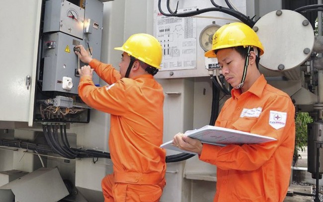 Chưa áp dụng giá điện sinh hoạt theo giờ cao điểm, tiền điện tháng 6 tăng do nắng nóng
