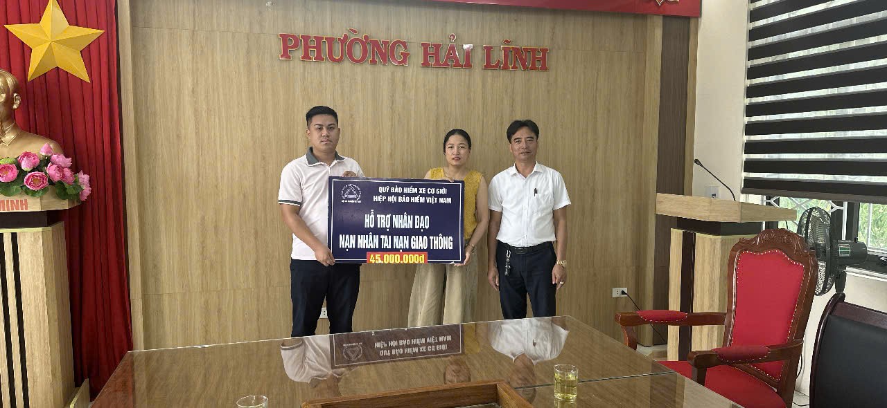 Quỹ Bảo hiểm xe cơ giới hỗ trợ 45 triệu đồng cho gia đình nạn nhân tai nạn giao thông tại Thanh Hóa Quỹ Bảo hiểm xe cơ giới hỗ trợ 45 triệu đồng cho gia đình nạn nhân tai nạn giao thông tại Thanh Hóa