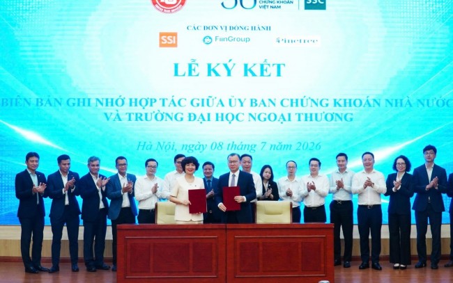 Ủy ban Chứng khoán Nhà nước hợp tác với các trường đại học lớn phát triển nguồn nhân lực cho thị trường chứng khoán